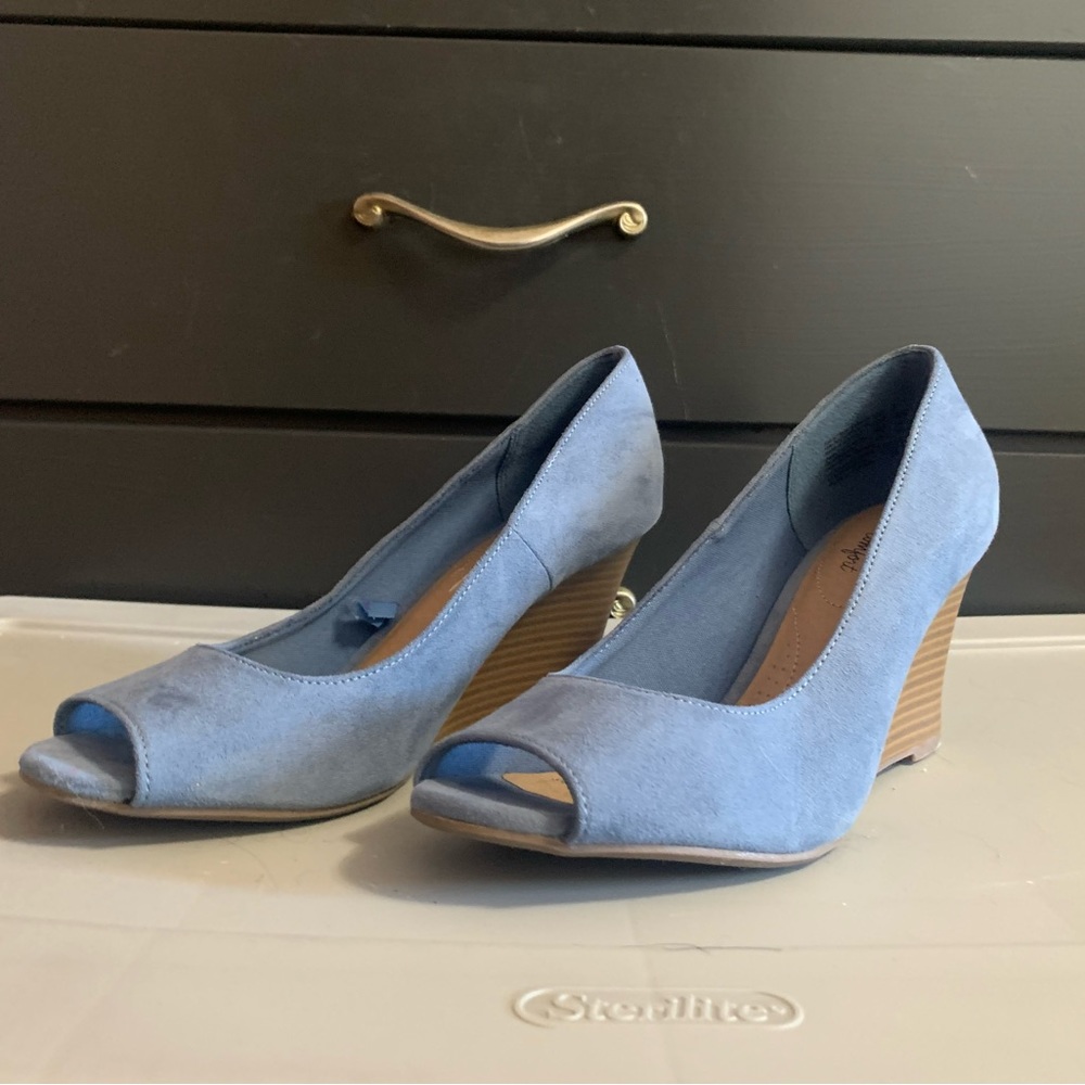 Blue wedge heels